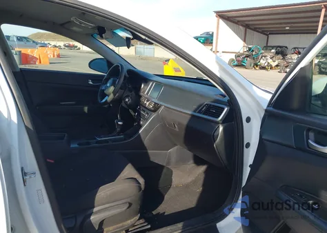 2020 Kia Optima Lx z USA, uszkodzony, nr VIN 5XXGT4L35LG387067